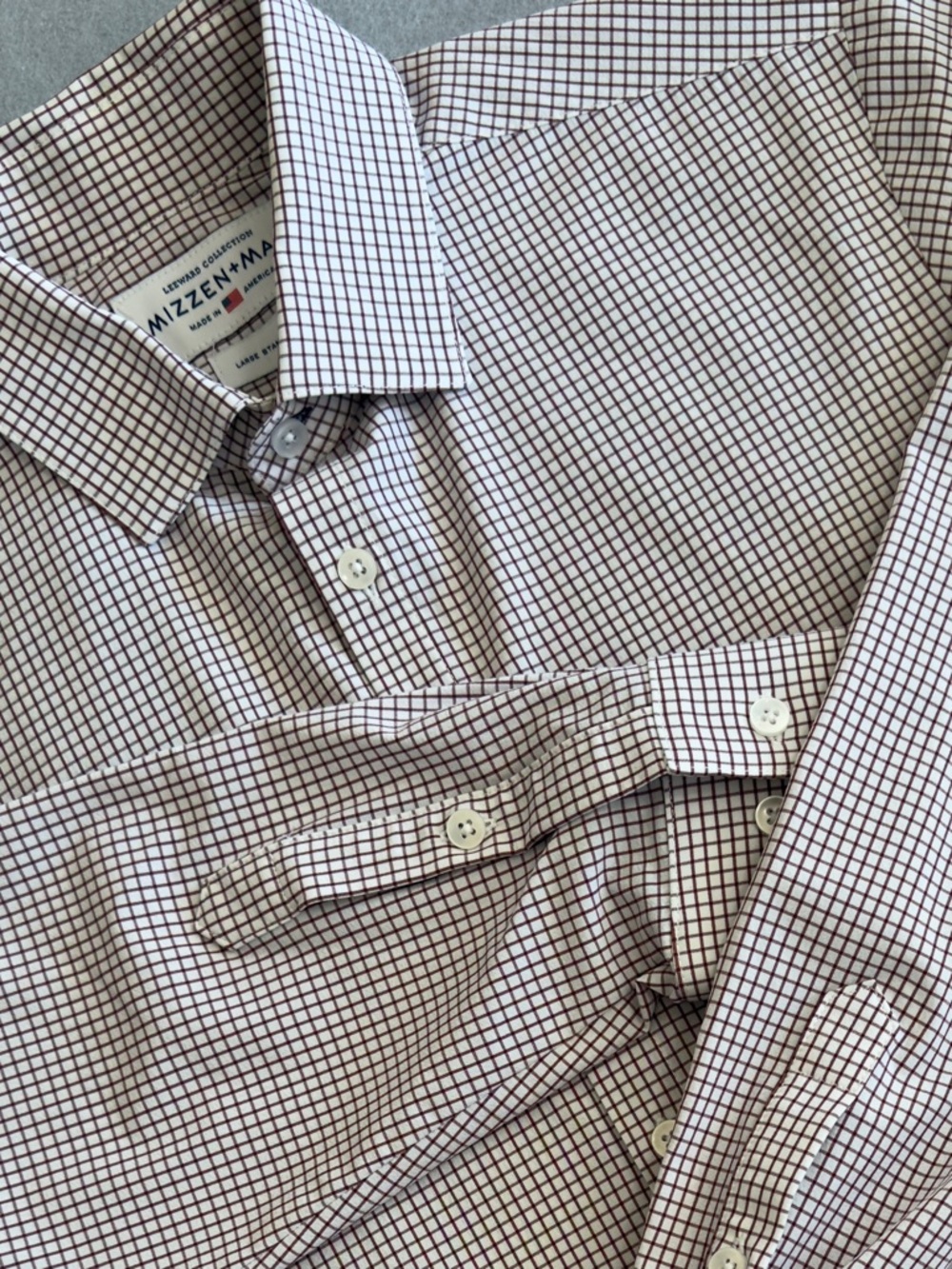 Mizzen+Main Leeward Collection White Dress Shirt with Burgundy Check Size Large